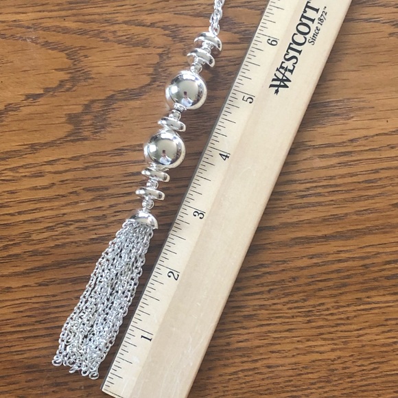 🌷 Joan Rivers Long Tassel Necklace 🌷 - Picture 7 of 9